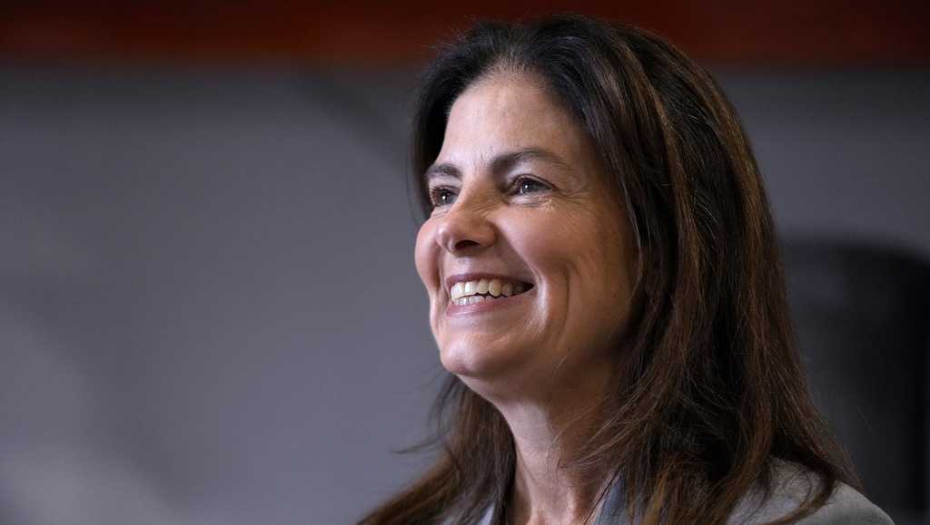 A record 13 women will be governors next year after New Hampshire elected Kelly Ayotte [Video]