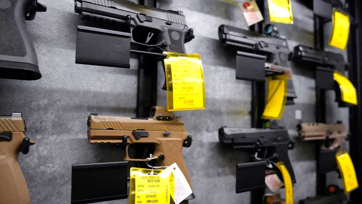 Maine’s 72-hour waiting period to buy guns challenged in lawsuit [Video]