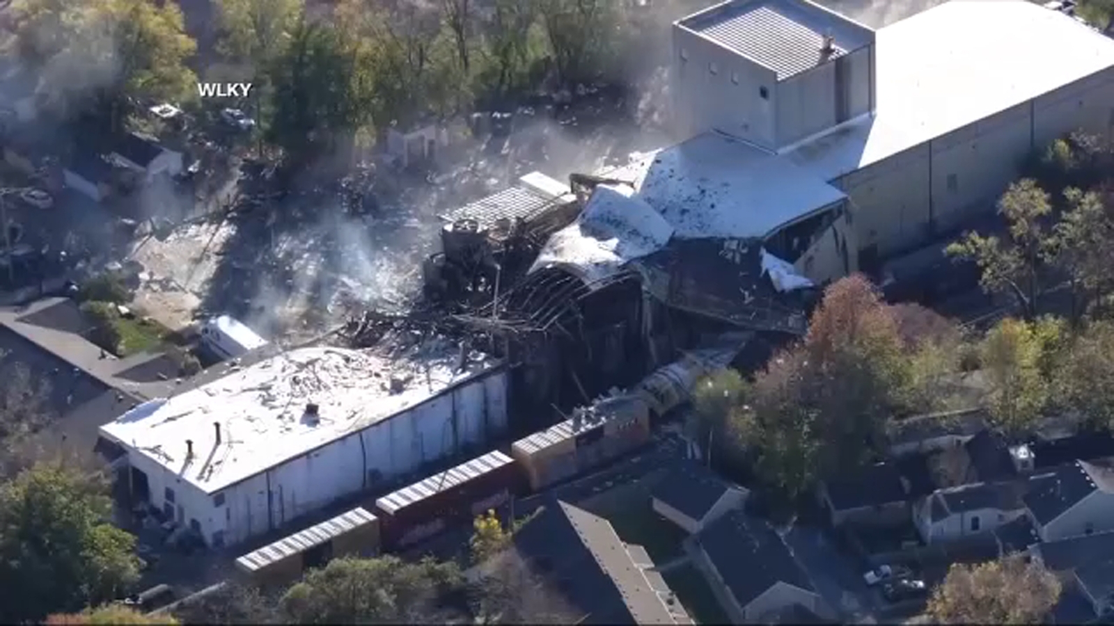 Louisville explosion: 2 dead in explosion at Kentucky factory Givaudan Sense Colour that also damaged surrounding neighborhood [Video]