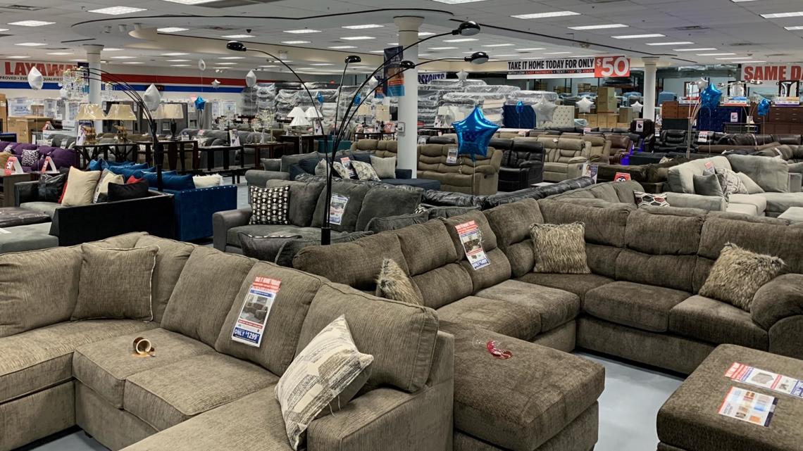 Furniture chain closing all locations, including 2 in Oregon [Video]