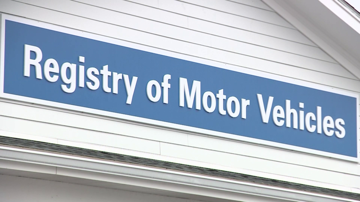 Massachusetts governor orders RMV to U-turn on revoking CDLs [Video]