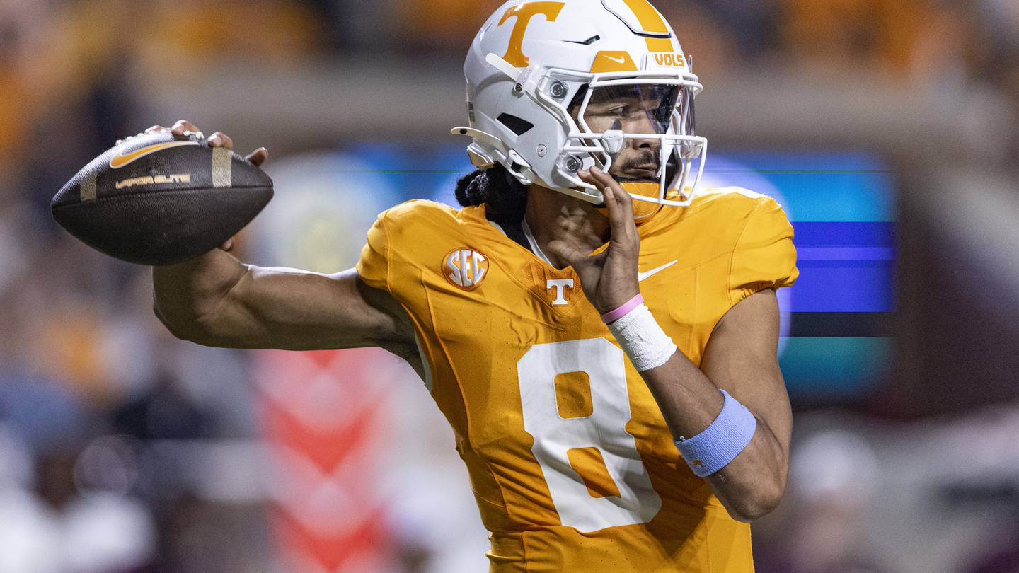 Tennessee QB Nico Iamaleava clears concussion protocol ahead of Georgia game  WSOC TV [Video]