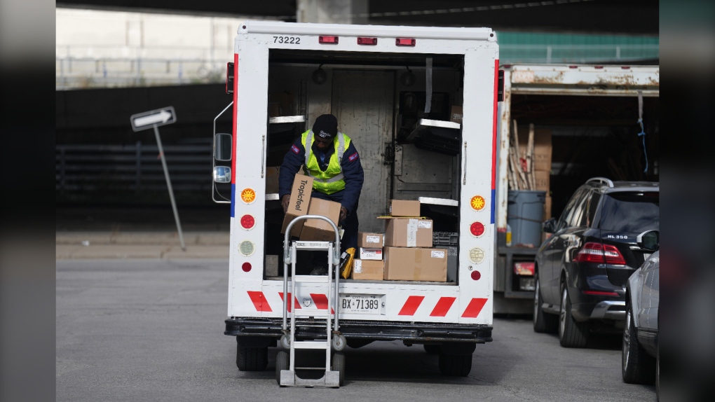 Canada Post strike has small businesses worried [Video]