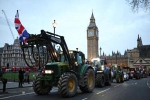 Farmers descend on London to overturn inheritance tax change [Video]