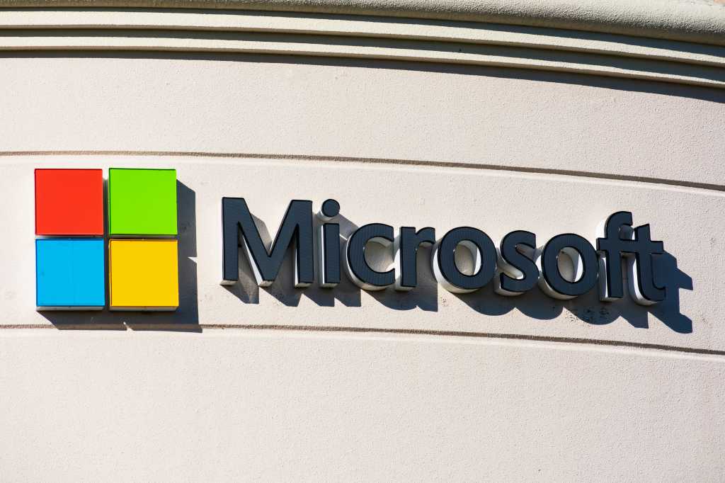 EU industry group has its eye on Microsofts cloud business [Video]