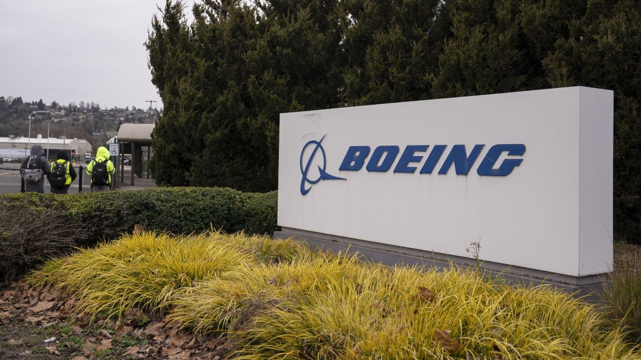 Boeing to lay off 2,200 Washington workers in coming months [Video]