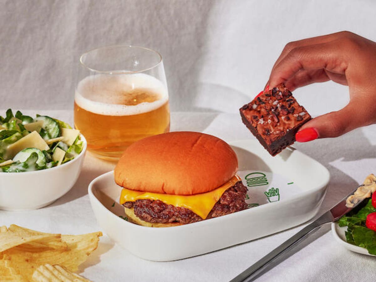 Delta to begin serving Shake Shack burgers on flights  but only for certain customers [Video]