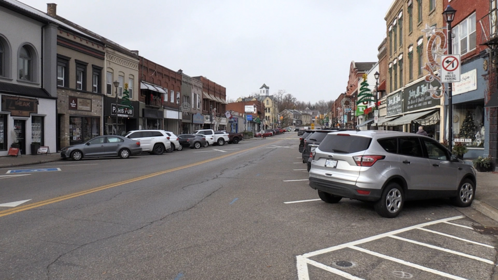 Parking changes coming to downtown Paris frustrate business owners [Video]