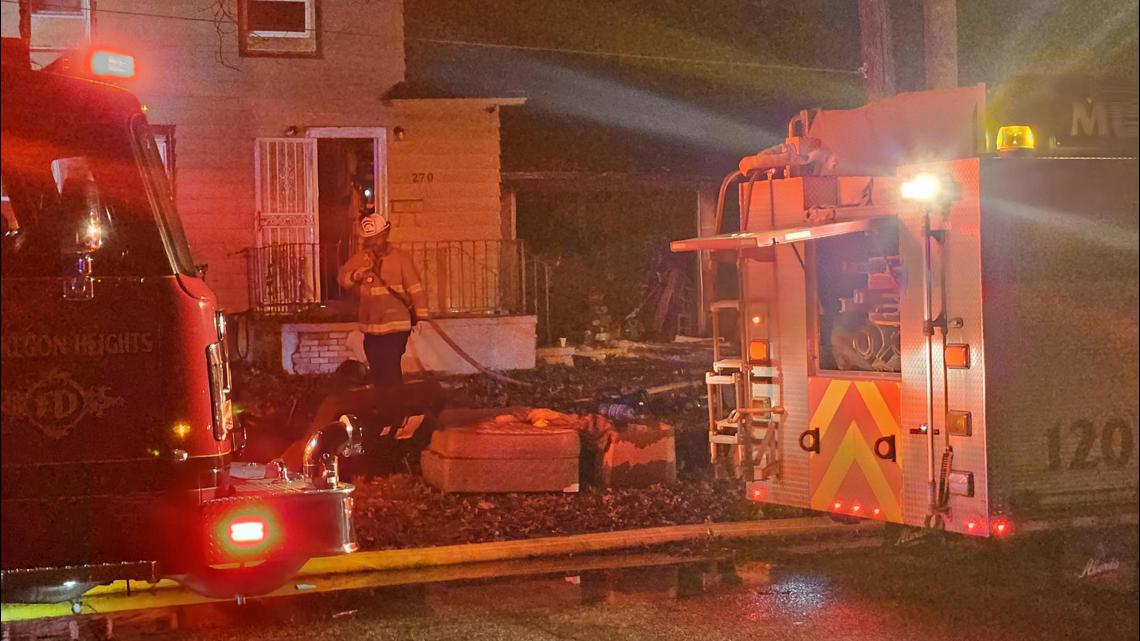 Fire in Muskegon Heights overtakes garage [Video]