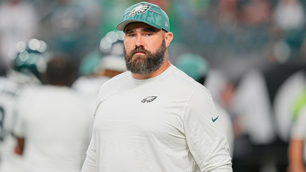 Jason Kelce to host new late-night show on ESPN [Video]