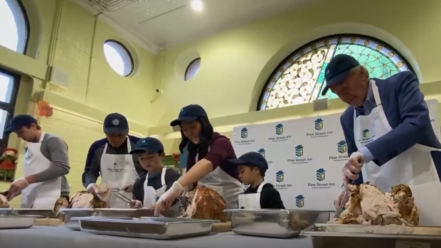 Pine Street Inn homeless shelter in Boston hosts annual Thanksgiving [Video]