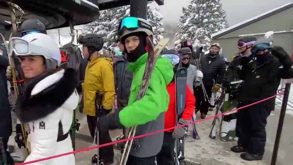 Vermonters clean up, take advantage of snow after Thanksgiving [Video]