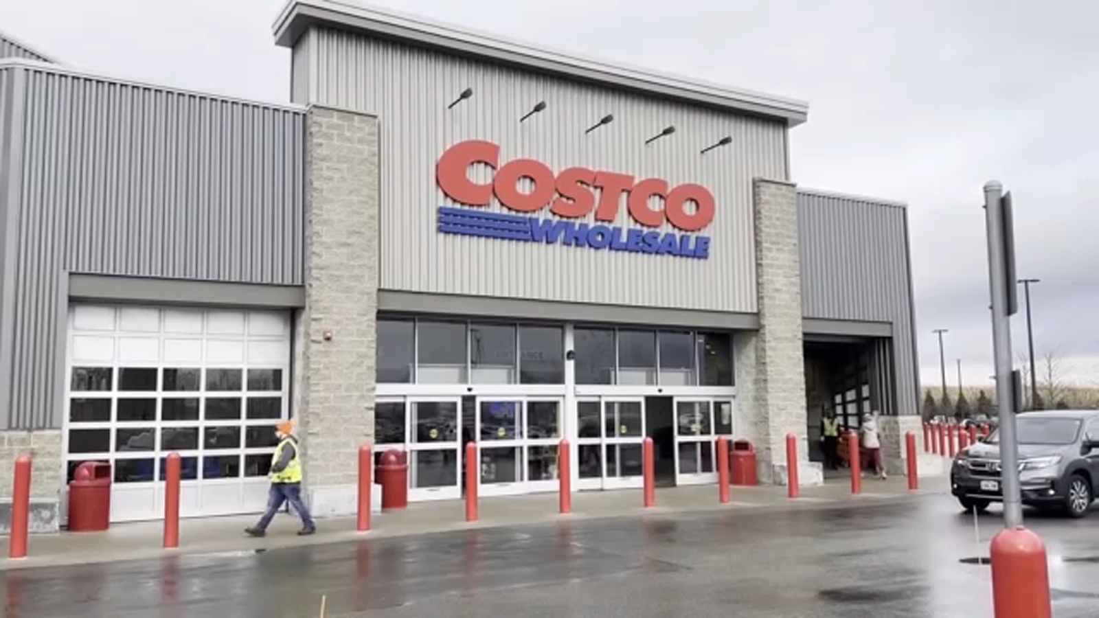 Costco to stop selling books at most US locations starting in 2025 [Video]