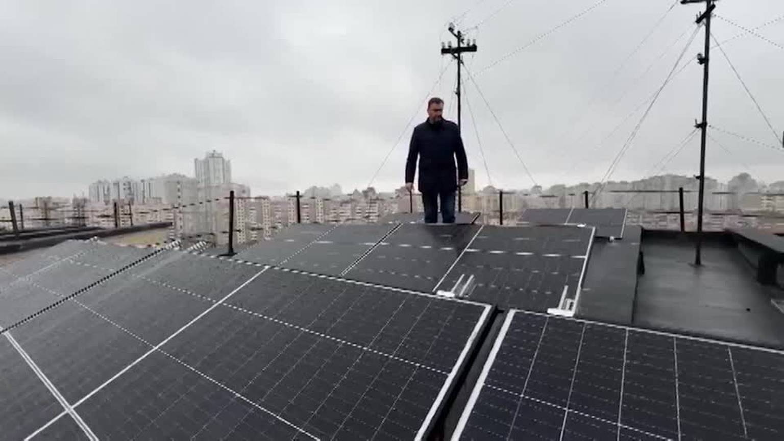 Video: Ukrainians find new power sources to beat blackouts [Video]