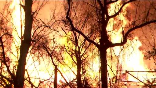 Massive Baltimore Fire [Video]