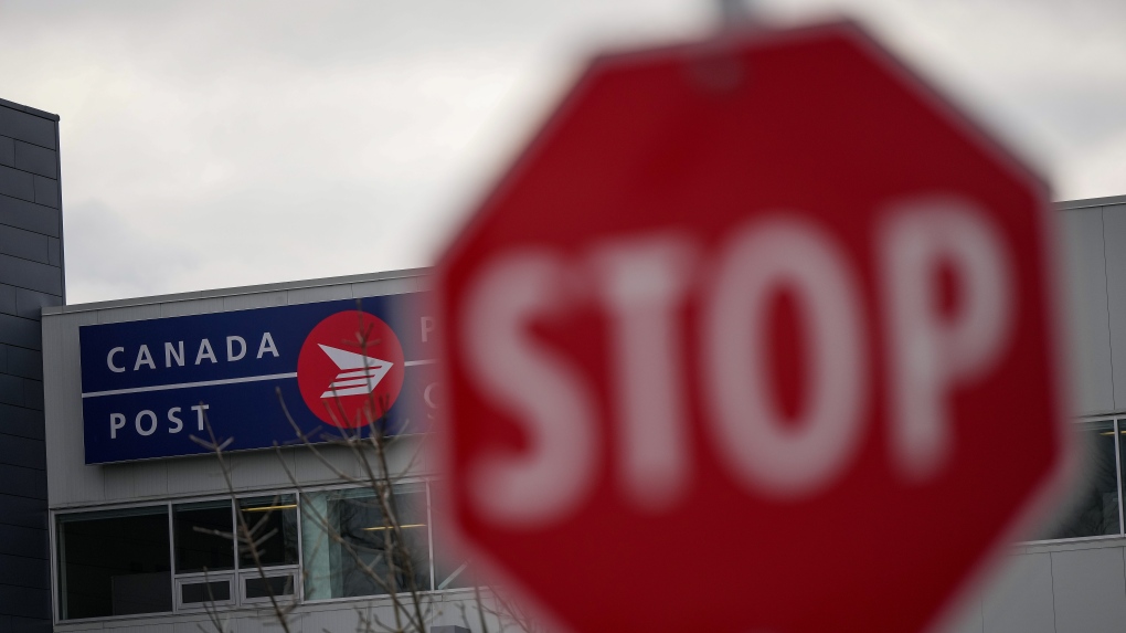 Canada Post strike: Calgarians panicked as stoppage enters week four [Video]