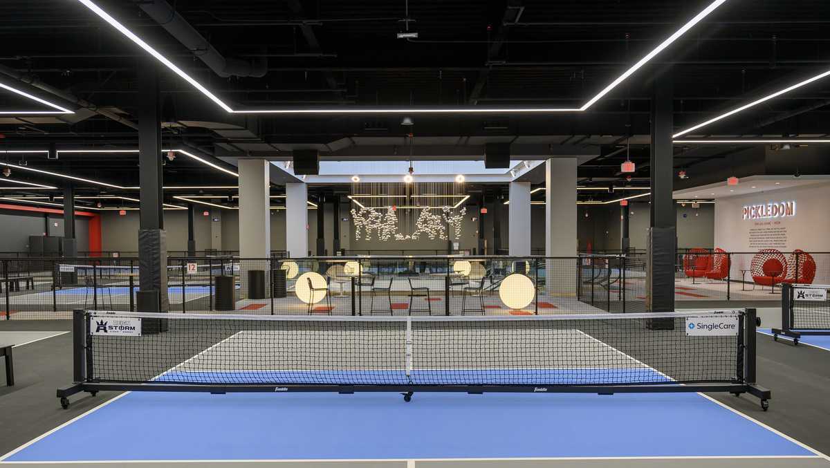 Massive, 21-court indoor pickleball facility opens in Natick Mall [Video]