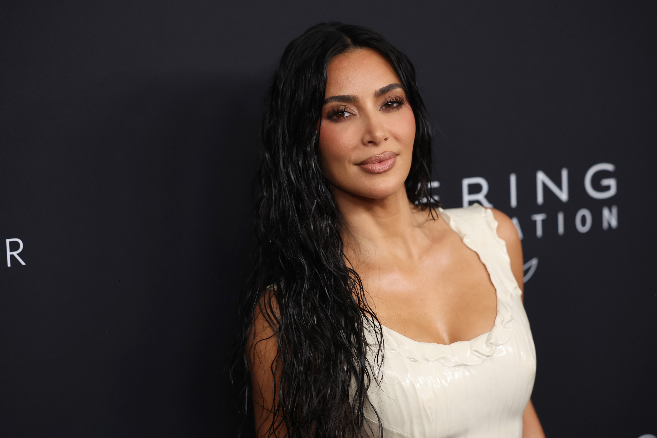 Kim Kardashian Fans Lobbying Her to Make Bold Move in Luigi Mangione’s Case [Video]