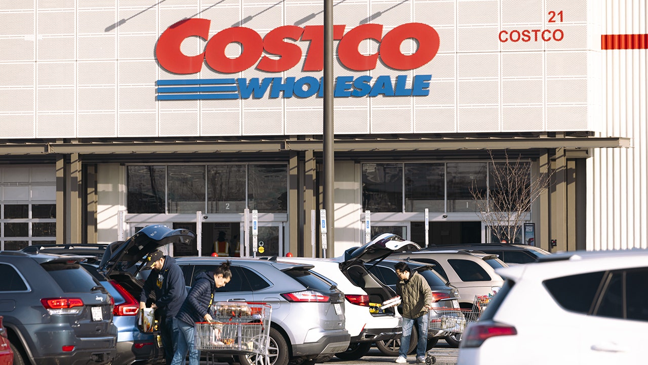 Costco rejects union demands as contract deadline looms [Video]