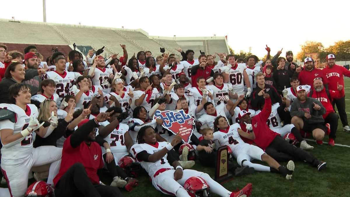 Clinton captures first football state championship since 2009 [Video]