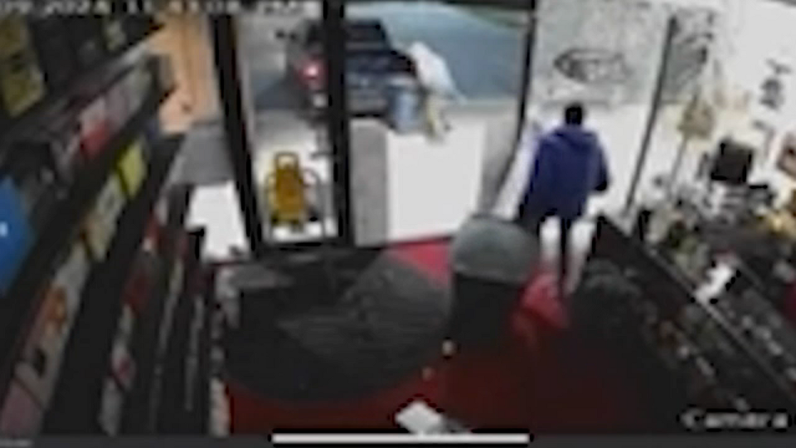 Surveillance video shows smash-and-grab crooks stealing thousands in perfume from Designer Perfumes Hut in NW Harris Co.