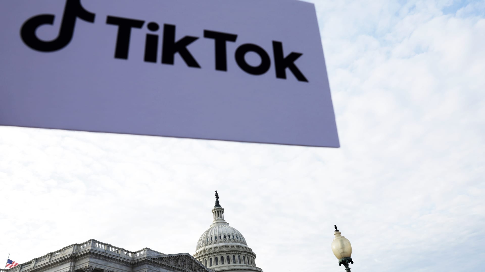 Apple, Google instructed by House committee to prepare to dump TikTok [Video]