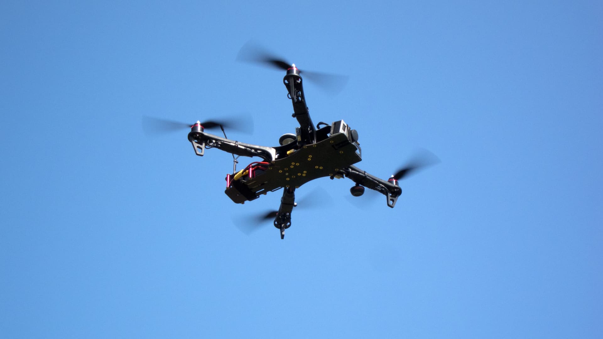 Many New Jersey drones sightings are ‘manned aircraft being misidentified as drones,’ FBI says [Video]