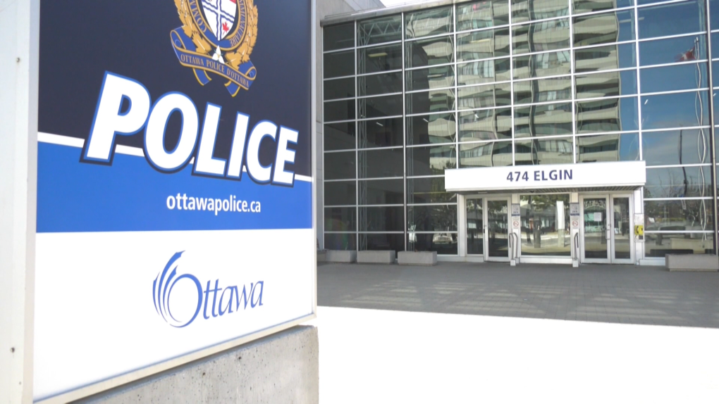 Ottawa police union agrees 19.35% pay raise for officers over five years [Video]