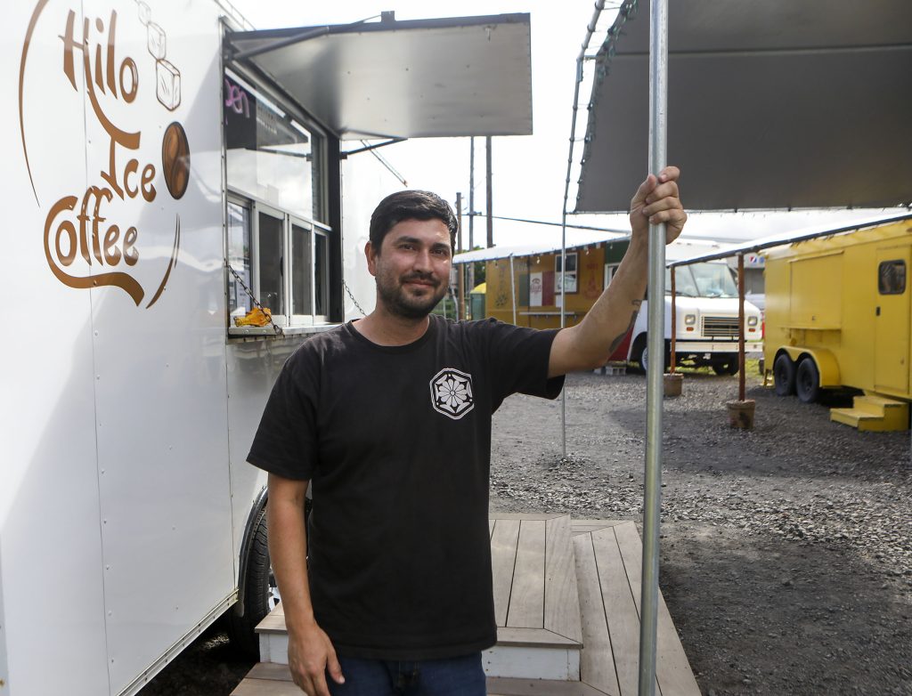 Business Monday: 5 small companies thrive together in Hilos first food truck park : Big Island Now [Video]