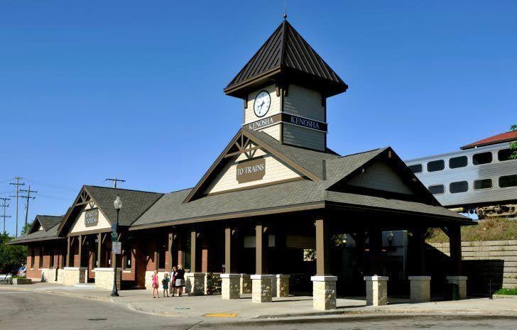 Coffee shop may take up residence in Kenosha’s Metra station [Video]