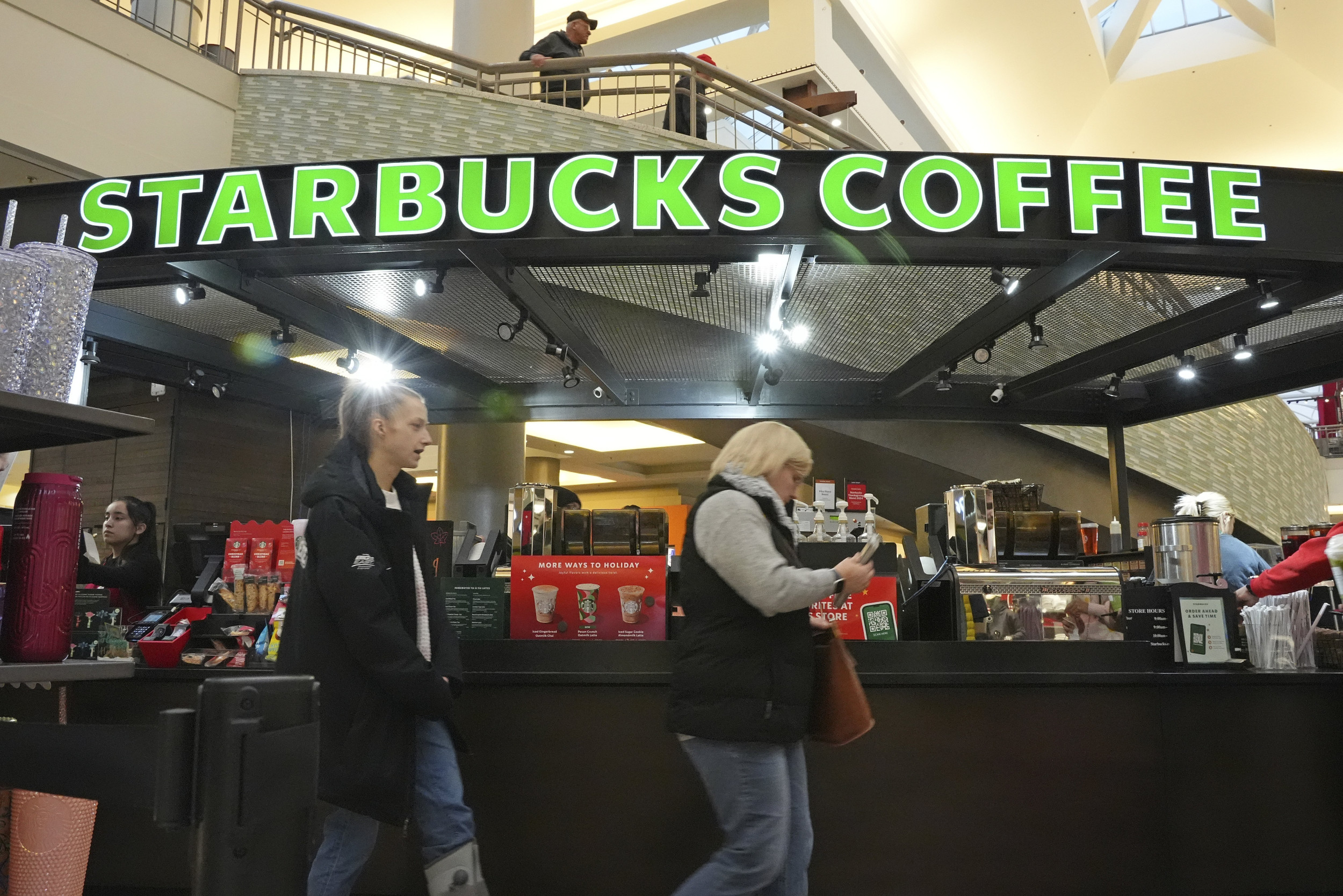 Starbucks Workers Announce Five-Day Strike From Friday to Christmas Eve [Video]