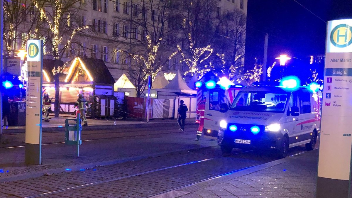 Car drives into Christmas market in Germany  NBC Los Angeles [Video]