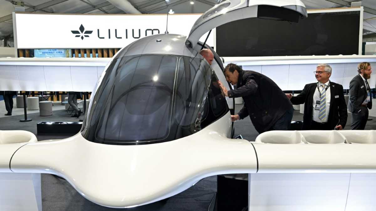 Investors swoop in to save German flying taxi startup [Video]