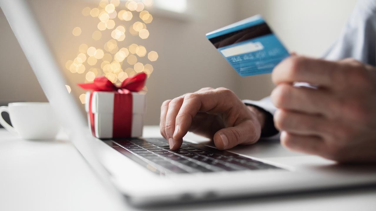 Financial expert shares year-end money moves to tackle, avoid holiday credit card hangover [Video]