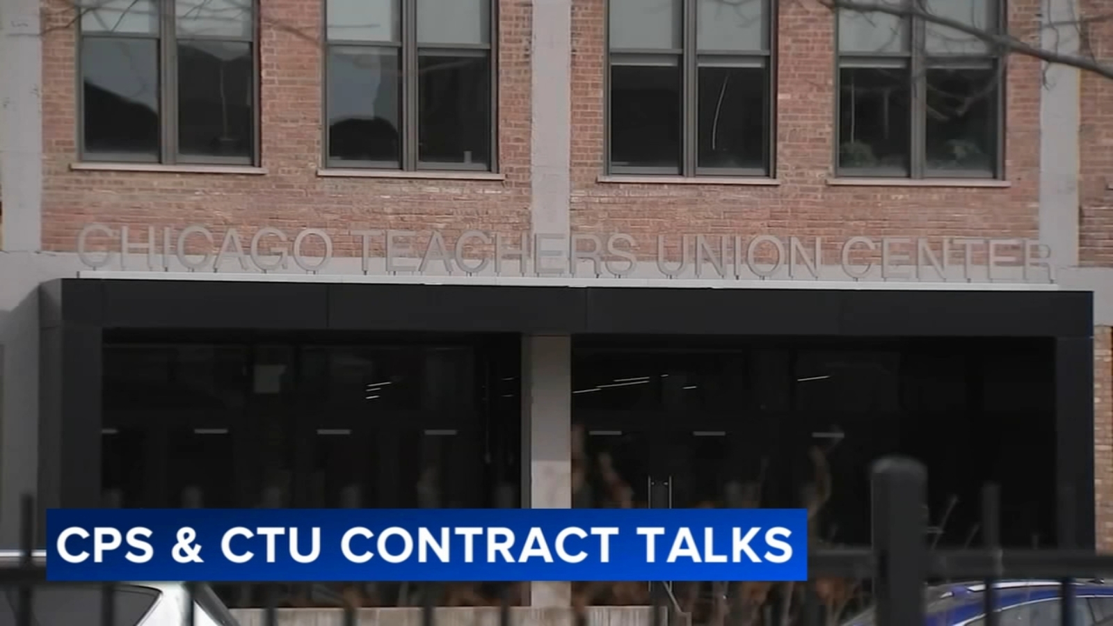 CPS news: Fired Chicago Public Schools CEO Pedro Martinez back at CTU bargaining table Thursday [Video]