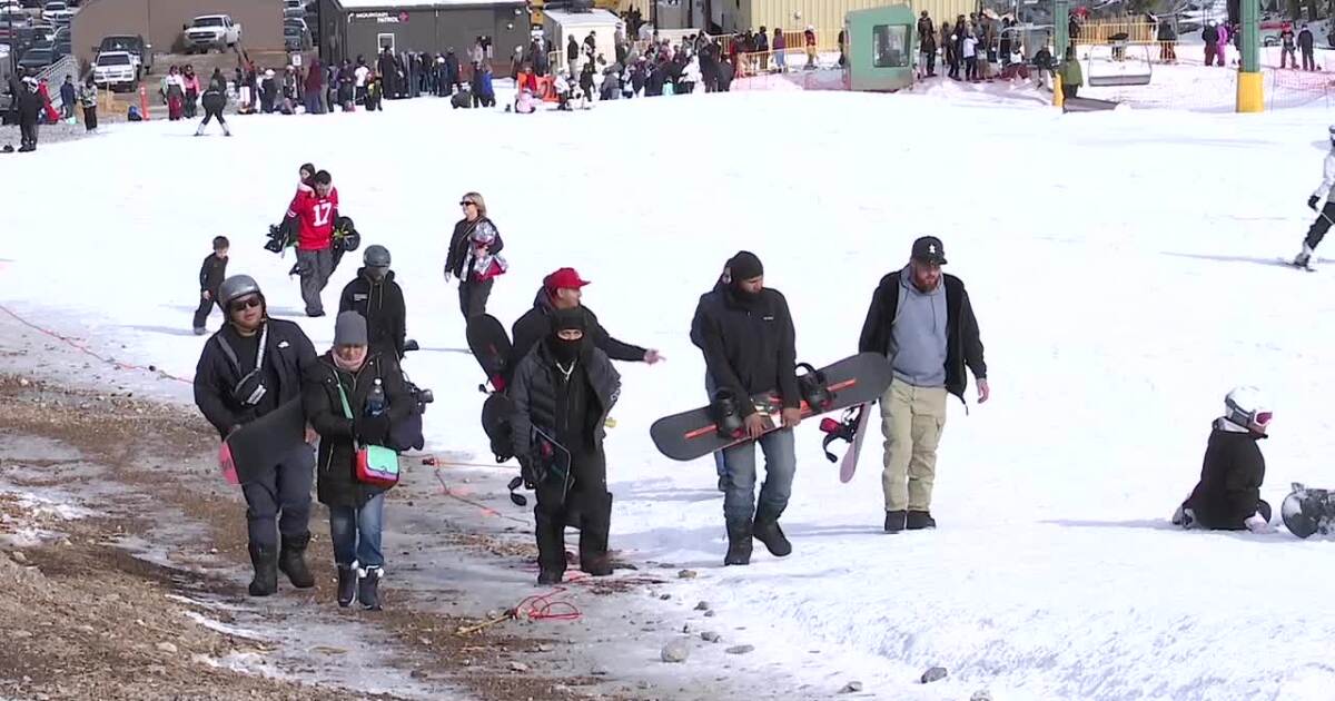 Warm winter impacting snow-making at Lee Canyon, but not the business [Video]