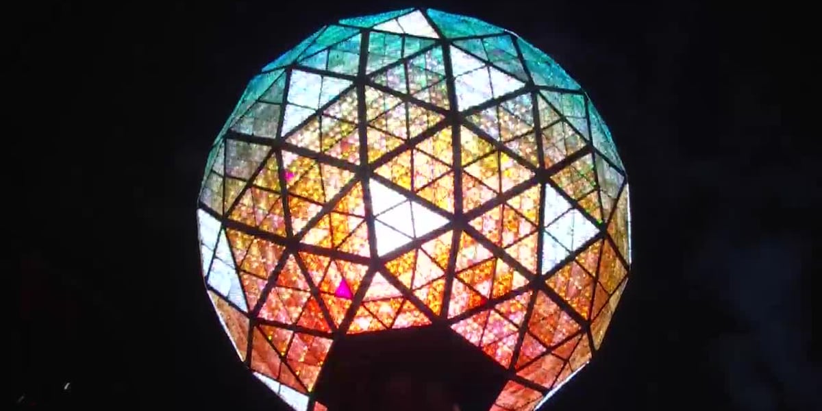 New Year’s Eve ball drop in Times Square ushers in 2025 [Video]