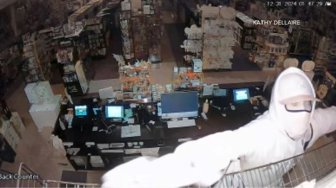 Fla. comic book store owner asks for help identifying burglar [Video]