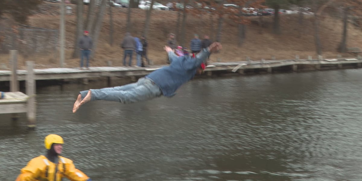 Nekoosa Polar Bear Plunge is a very chill way to start the New Year [Video]