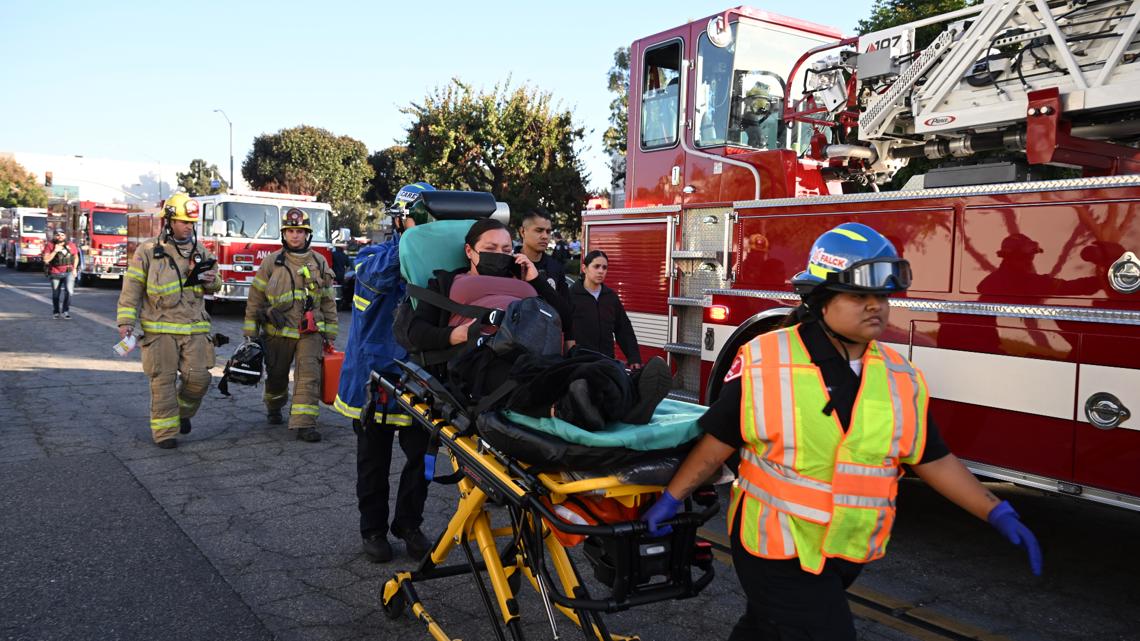 2 dead and 19 injured in Southern California plane crash [Video]