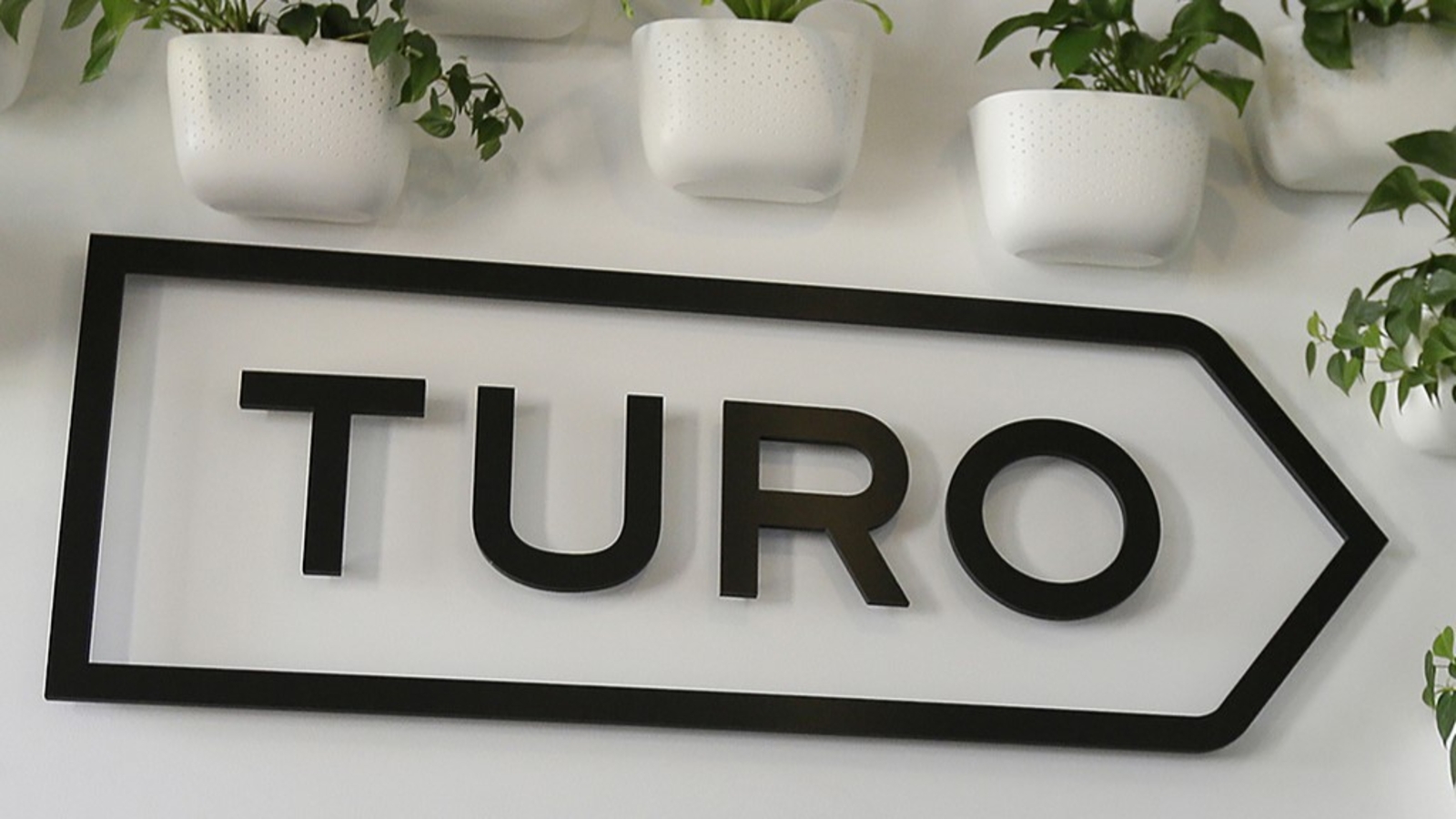 New Orleans, Las Vegas Attacks: Andre Haddad, CEO of San Francisco-based Turo, releases statement [Video]