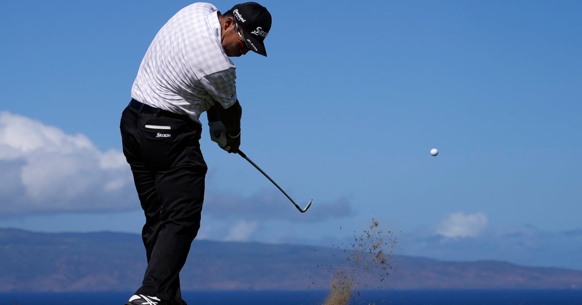 Hideki Matsuyama sets the target at Kapalua and leads Collin Morikawa by 1  WSOC TV [Video]