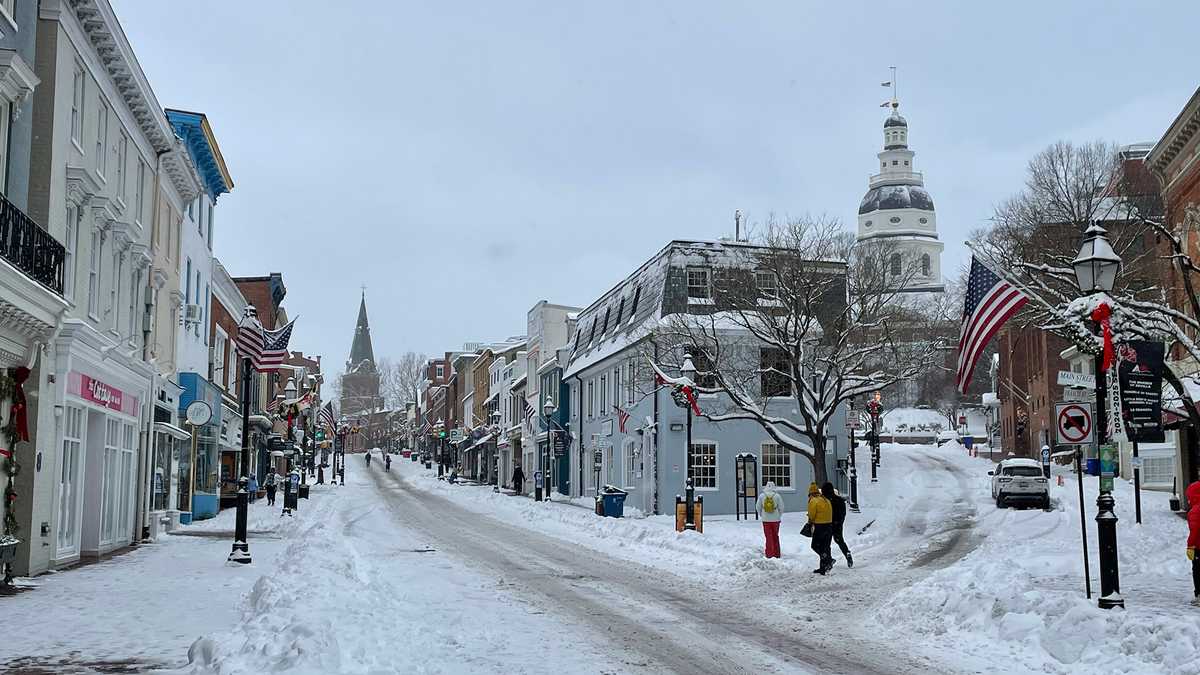 Heavy snow overnight into Monday [Video]