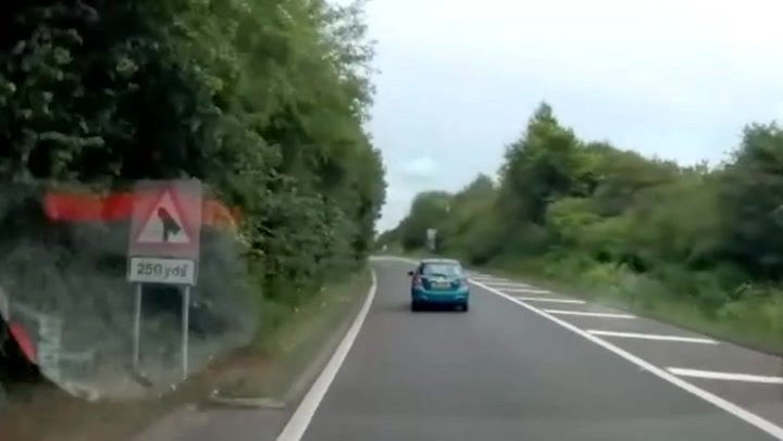 Drunk driver drives into oncoming traffic after swerving on motorway | News [Video]