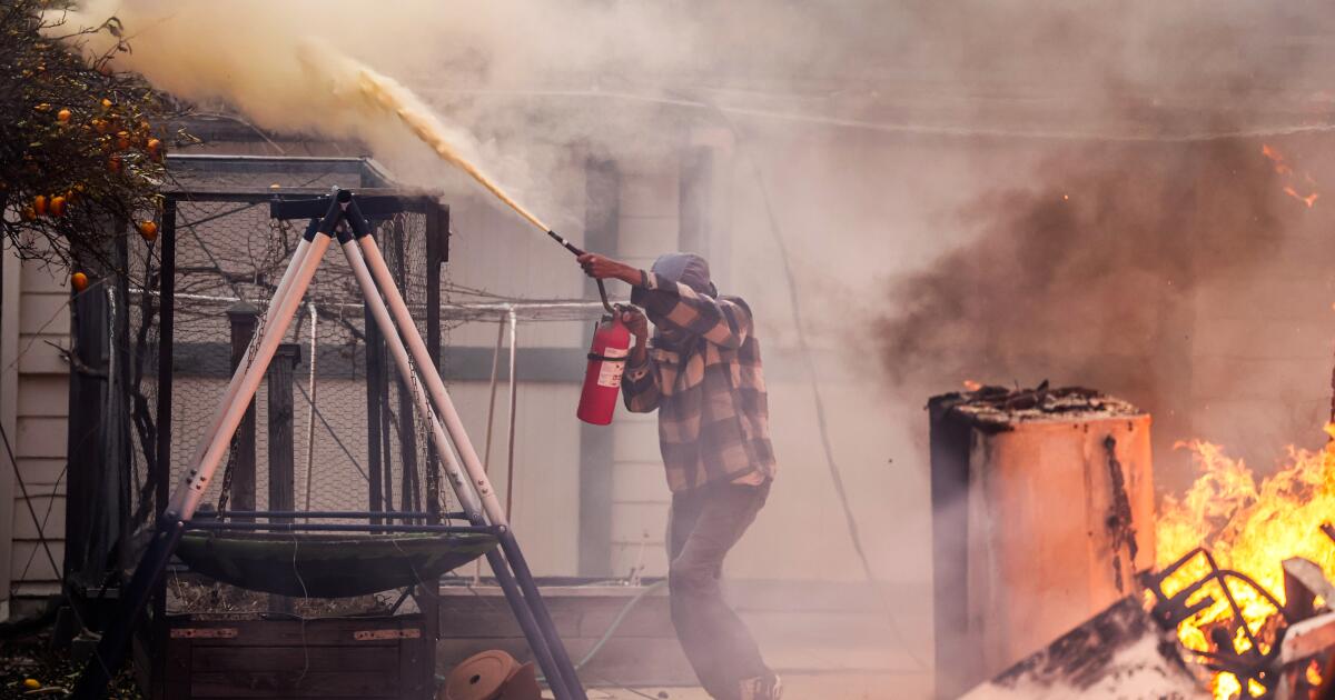 With firefighters stretched thin, Altadena residents battle to save homes from flames [Video]