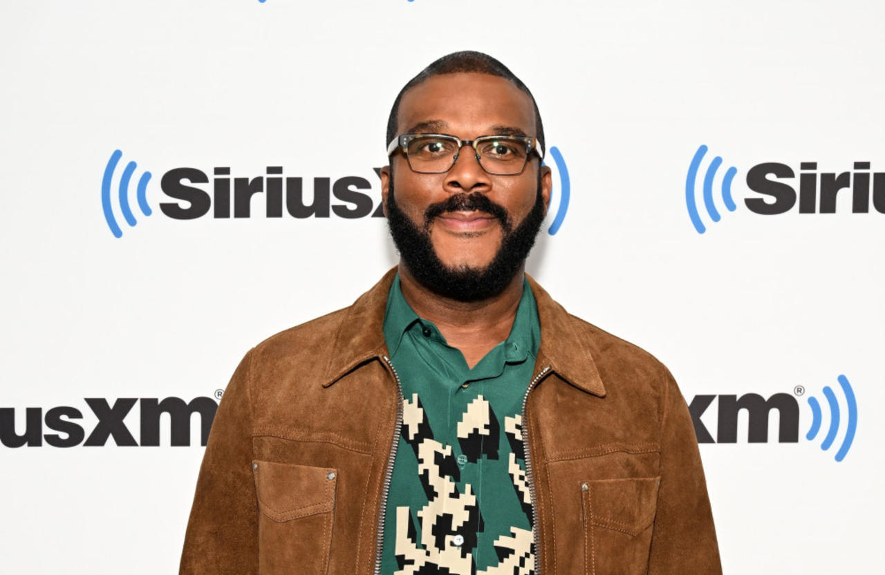 Tyler Perry attacks ‘greedy’ insurance companies [Video]