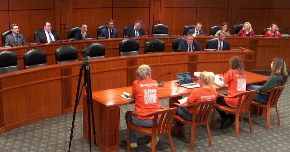 State House committee holds first hearing on tipped minimum wage, sick time bills | Politics [Video]