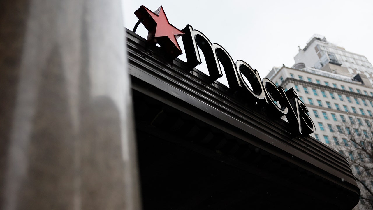 Macy’s wants Bloomingdales, Bluemercury to stay put [Video]