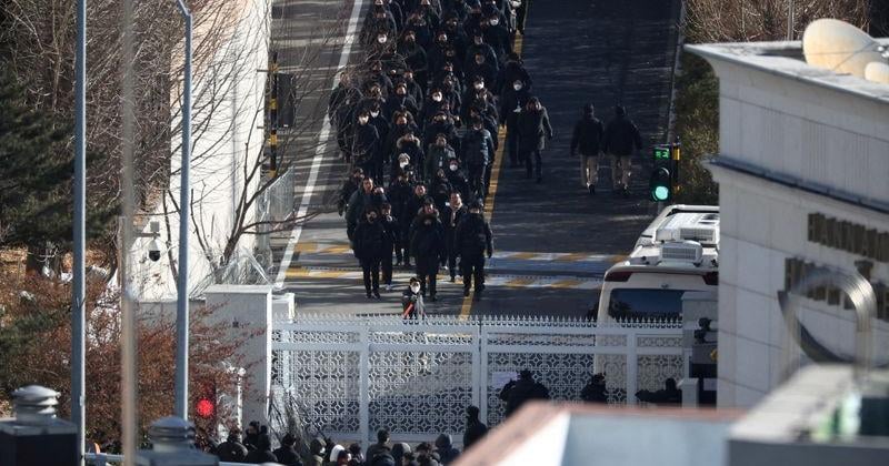 ‘It starts now’: South Korea’s President Yoon defiant as police closed in | U.S. & World [Video]