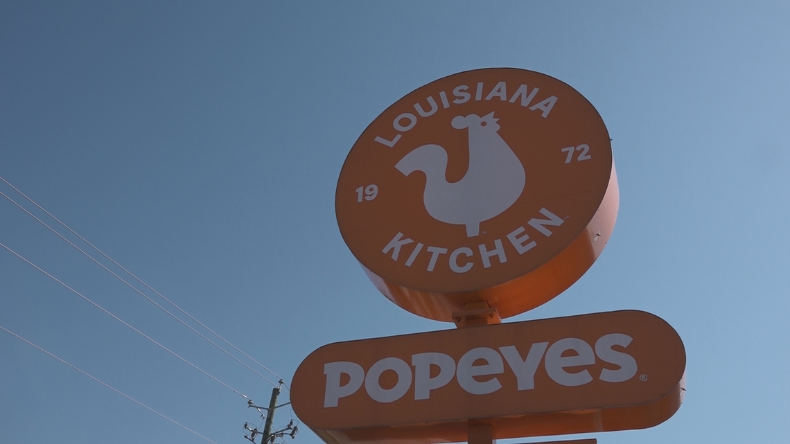 One of the Georgia Popeyes that closed over lawsuit has reopened in Macon [Video]